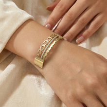 Gold Heart Pattern Bracelet